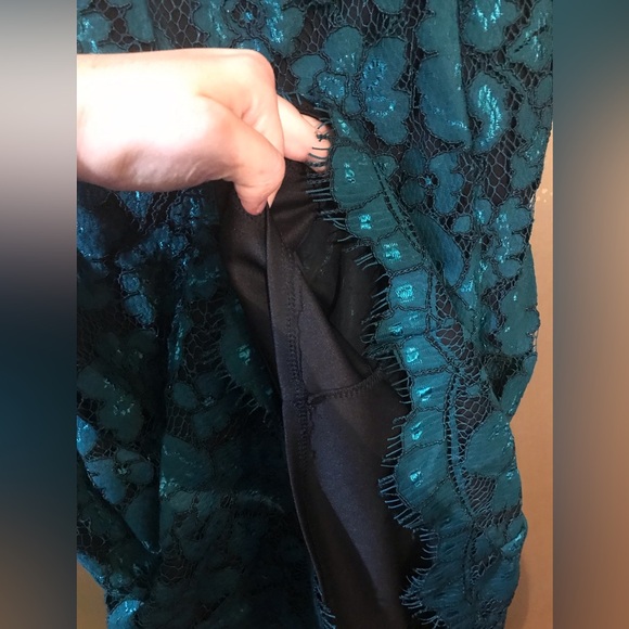 NWOT Betsy Johnson Size 2 Short Sleeve Emerald Teal Lace on Black Cocktail Dress - Picture 10 of 10